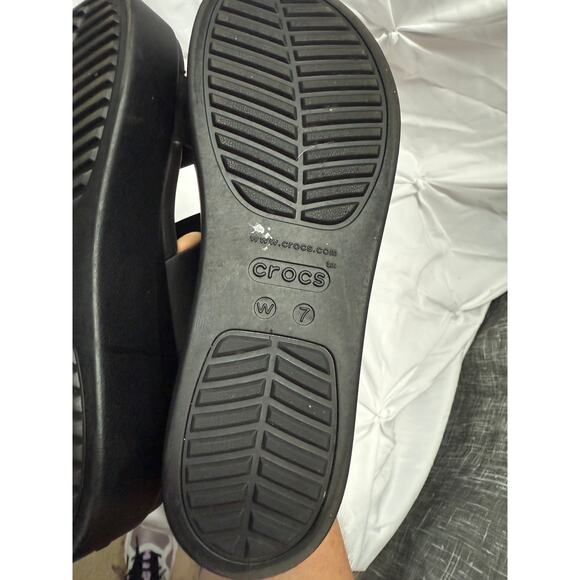 CROCS Women's Black Strap Sandals - size 7 - Picture 5 of 5